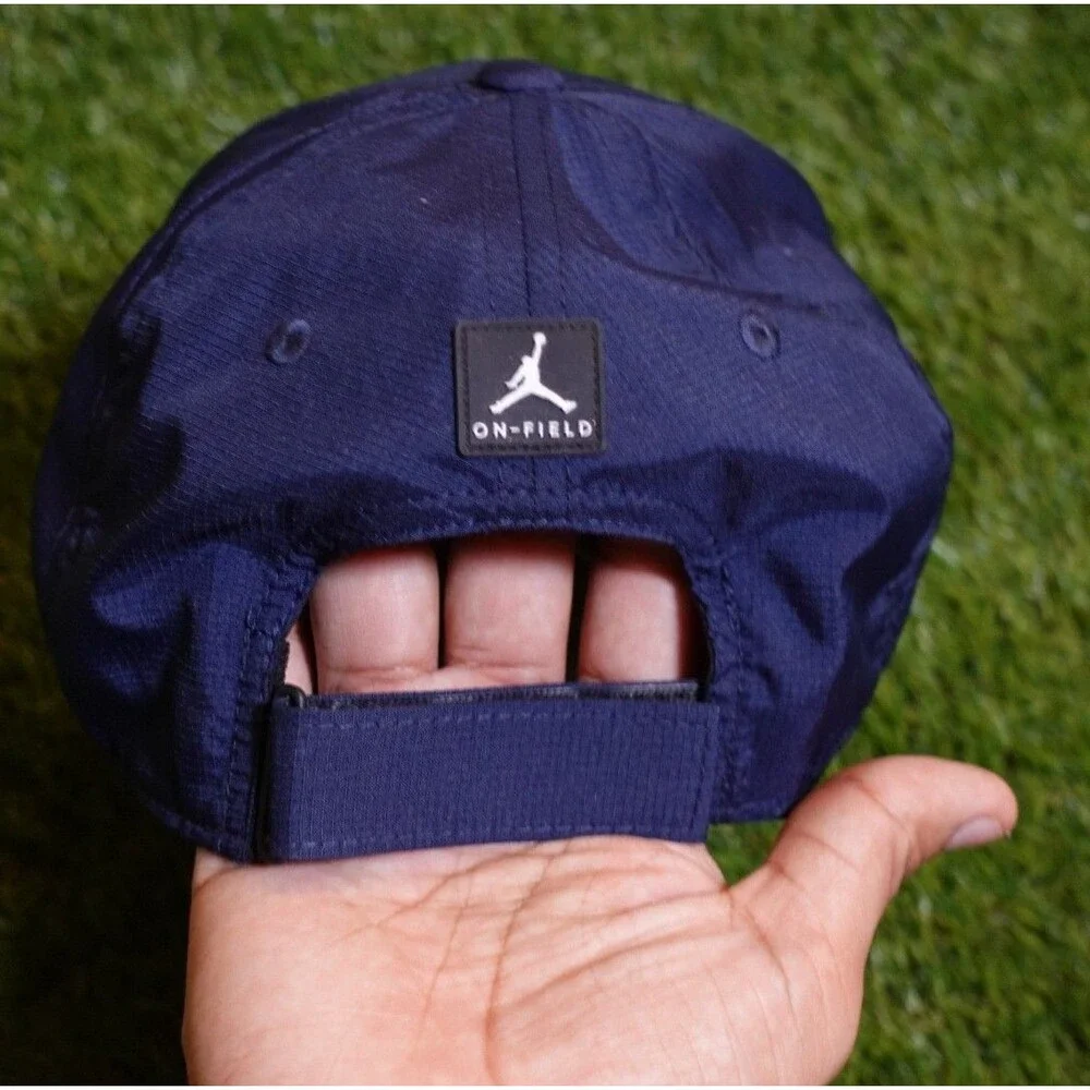 UNIVERSITY OF MICHIGAN WOLVERINES JORDAN BRAND HAT WOLVERINES Size M/L